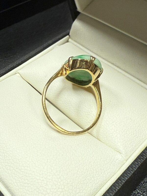 18ct gold and jade ladies ring - Image 6