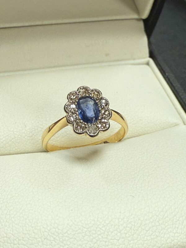 Diamond and sapphire art deco ladies ring 18ct gold - Image 3