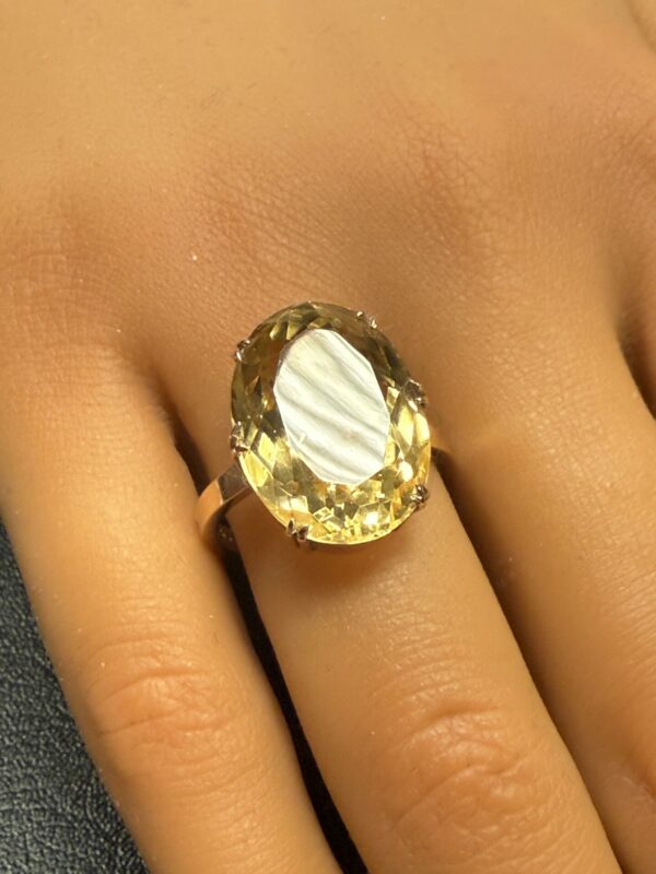 Large citrine set 9ct gold ladies ring