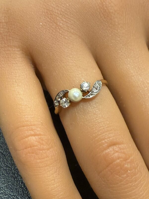 Antique diamond and pearl 18ct gold ring