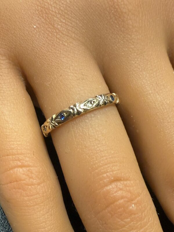 9ct gold sapphire and diamond band