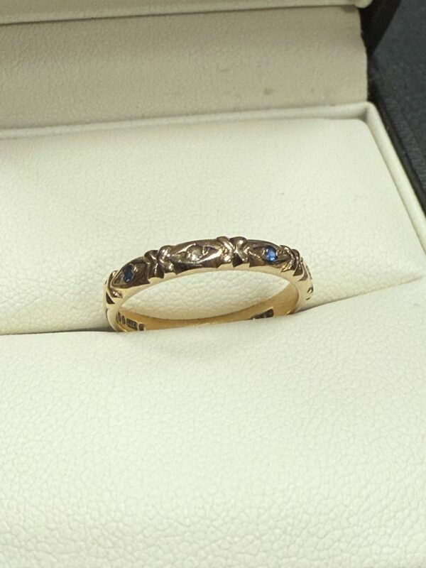 9ct gold sapphire and diamond band - Image 3