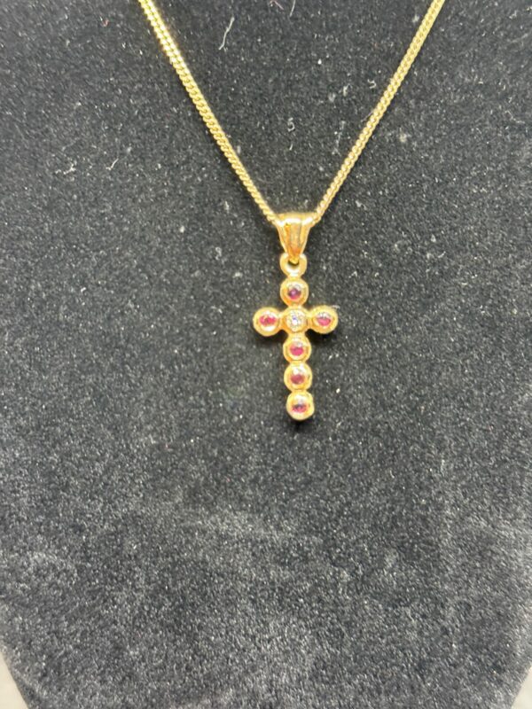 Vintage 18ct gold ruby and diamond set cross - Image 2